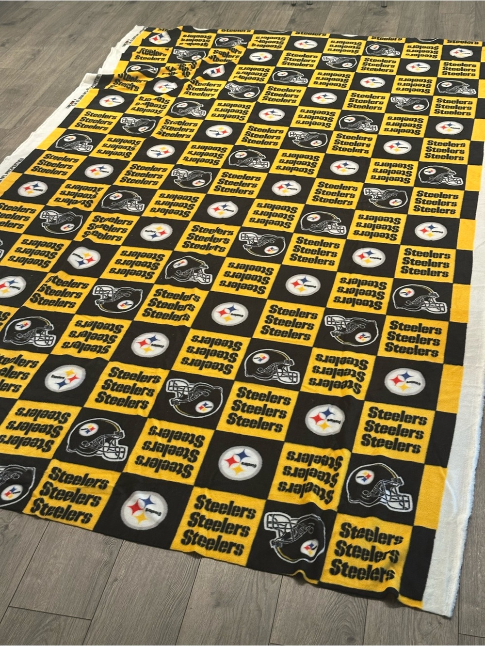 Pittsburgh Steelers Yellow & Black Fleece material